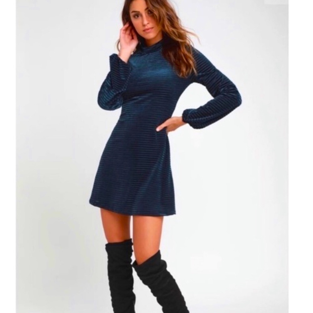 Lulus Ticket to Chic Navy Velvet Mock Neck Long Sleeves Holiday Dress Sz XS New